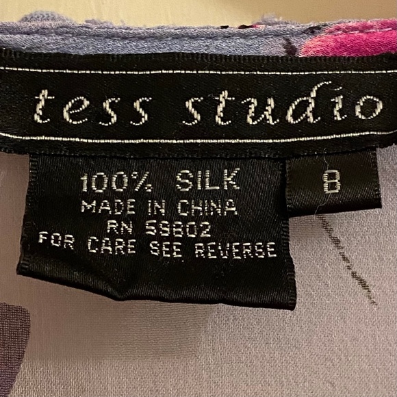 Tess Studio Silk Sheer Button Down Floral Blouse Women Size 8 - Picture 10 of 10